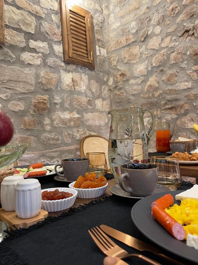 Hotel N'Gorice Berat Exterior foto